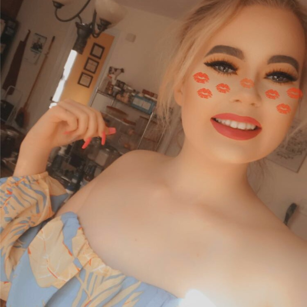 Meet your Posher, Nicole